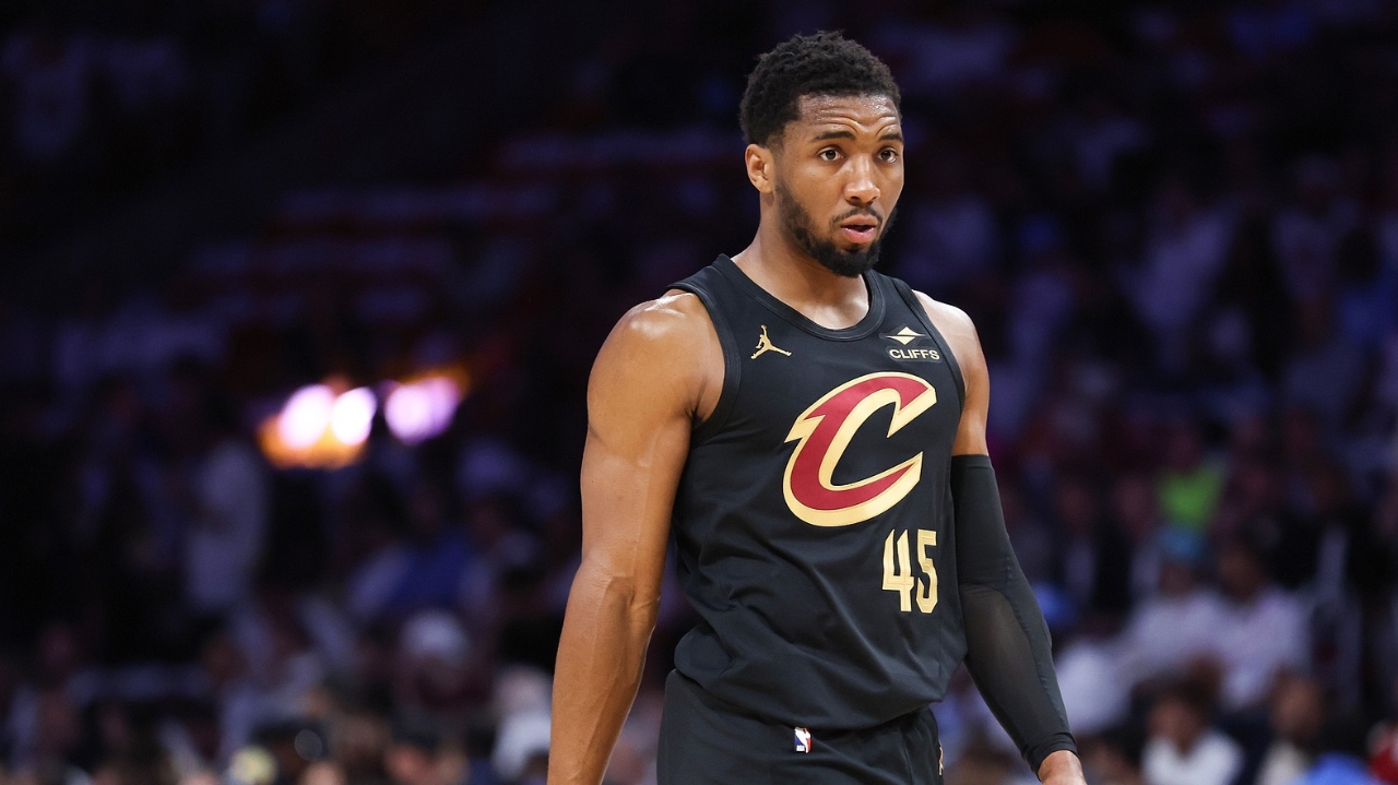 骑士主帅受伤离场，球队陷入混乱