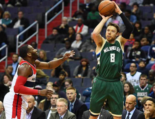 关于雄鹿碾压热火，乔治高光表现的信息