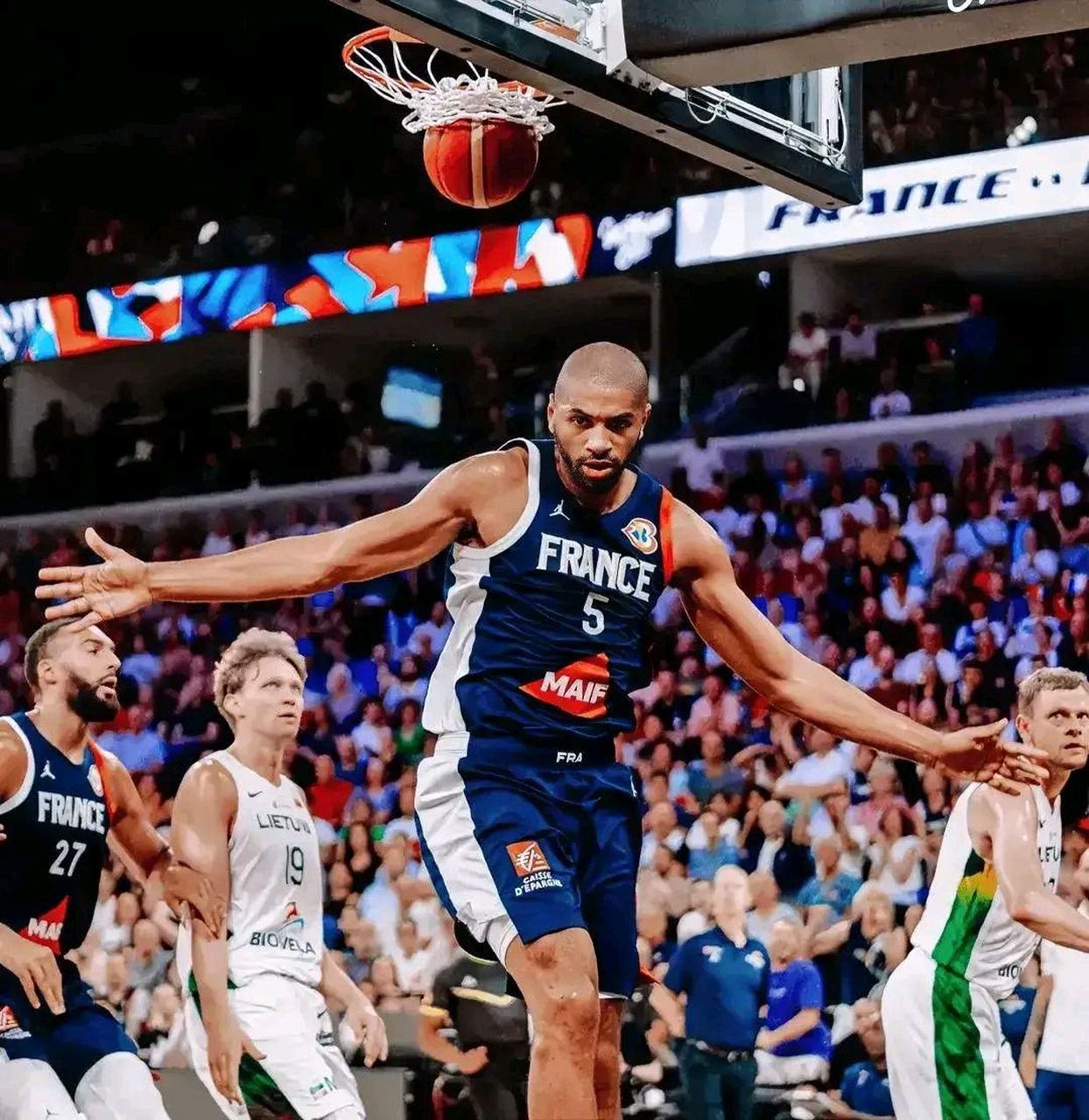 关于法国队横扫马来西亚队,马琳状态火热的信息 关于法国队横扫马来西亚队,马琳状态火热的信息