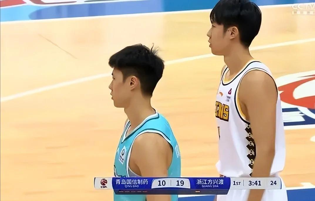 新疆队逆转青岛队，胡金秋刷新纪录的简单介绍