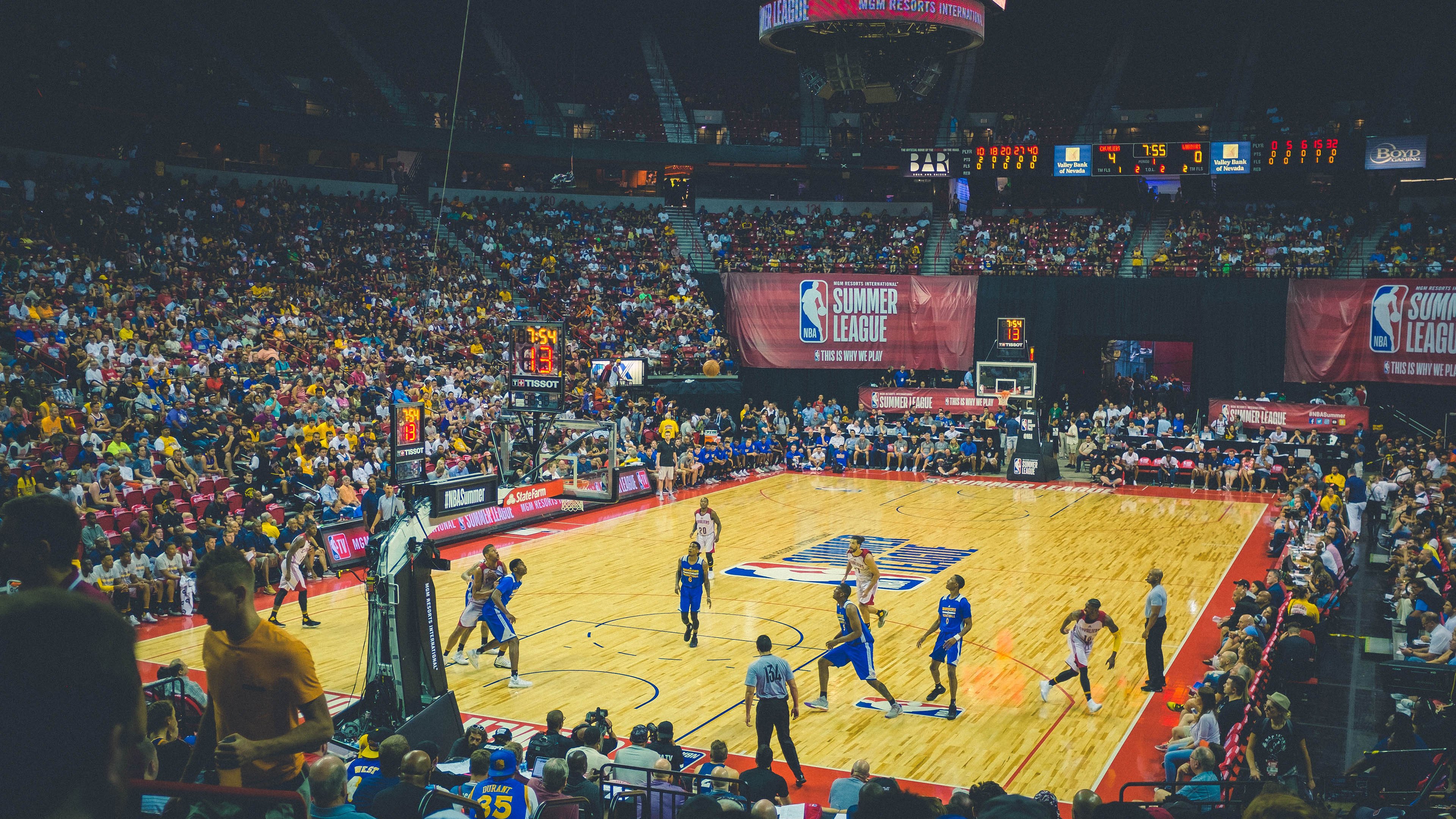 赛道与球场的双重奏,F1新赛季揭幕战与马刺大胜浙江的启示